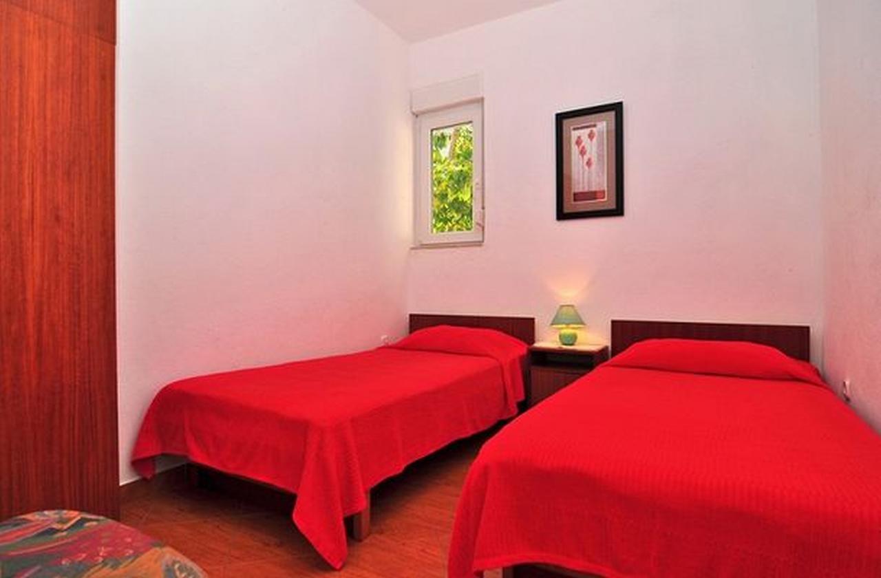 Apartments Jerina ซูโกชัน ภายนอก รูปภาพ