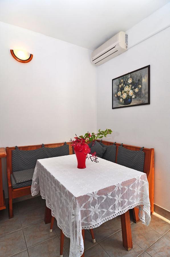 Apartments Jerina ซูโกชัน ภายนอก รูปภาพ