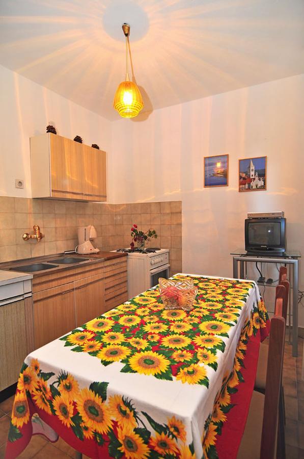 Apartments Jerina ซูโกชัน ภายนอก รูปภาพ
