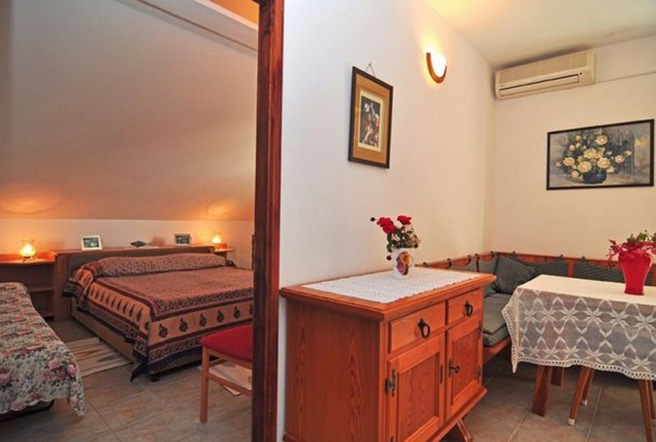 Apartments Jerina ซูโกชัน ภายนอก รูปภาพ